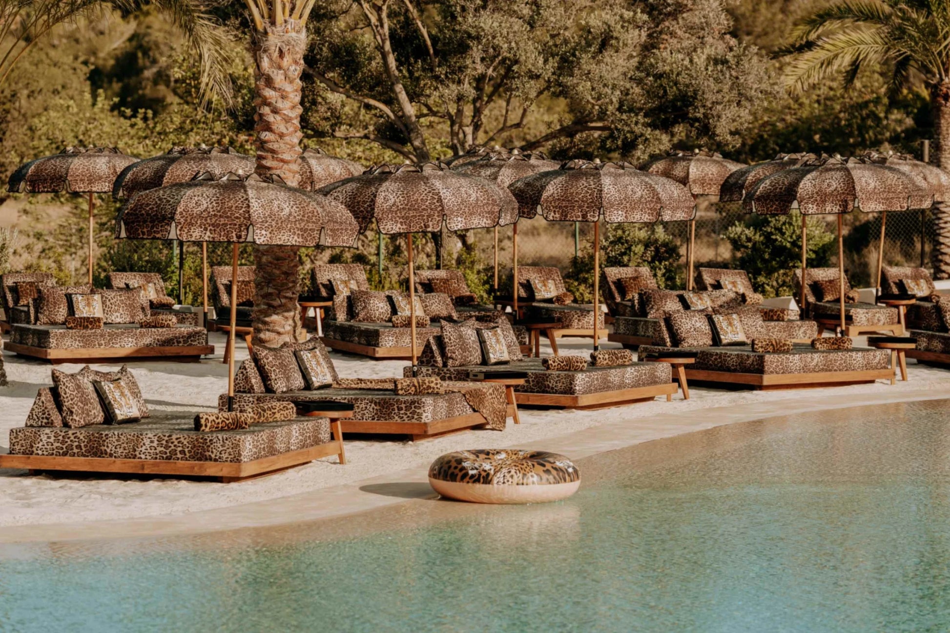 CLAP HOUSE Ibiza–Lifestyle Club et piscine Dolce&Gabbana