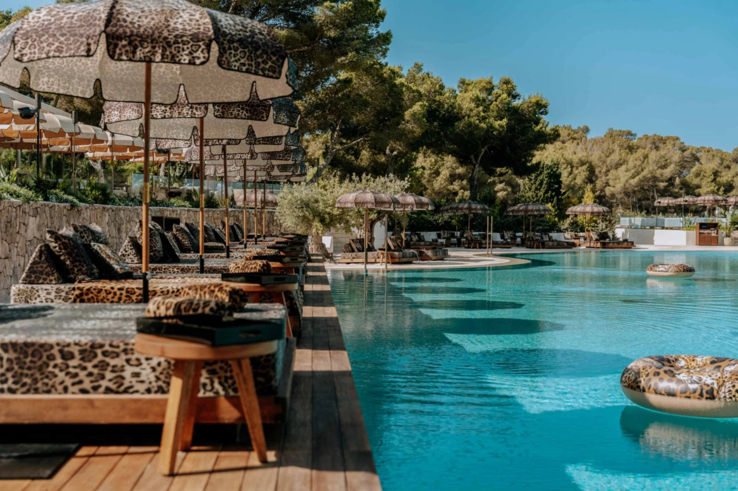 CLAP HOUSE Ibiza–Lifestyle Club et piscine Dolce&Gabbana
